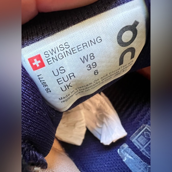 On Cloudstratus Running Shoes White/Almond Women’s 8 - Picture 4 of 10